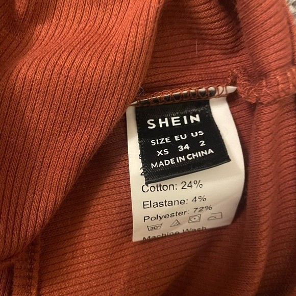 Asymmetrical Neck O-Ring Crop Top - Picture 3 of 3